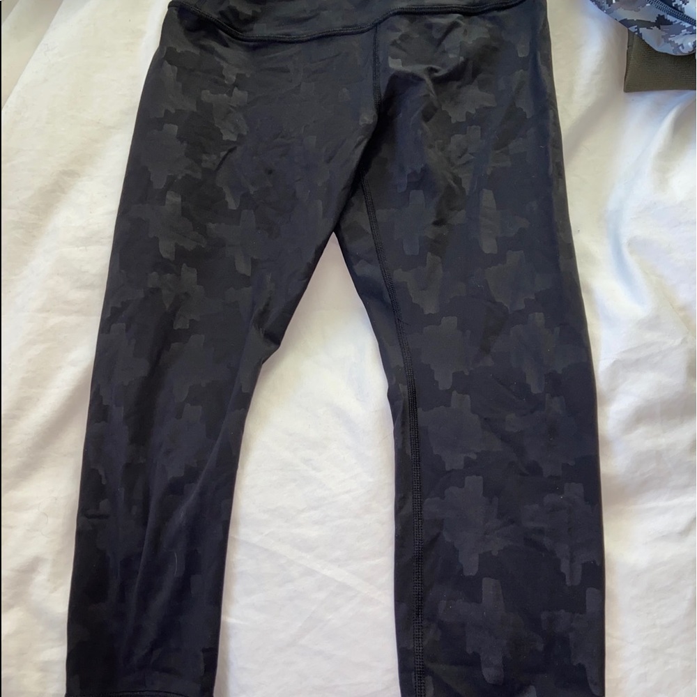 Ivivva patterned black leggings
